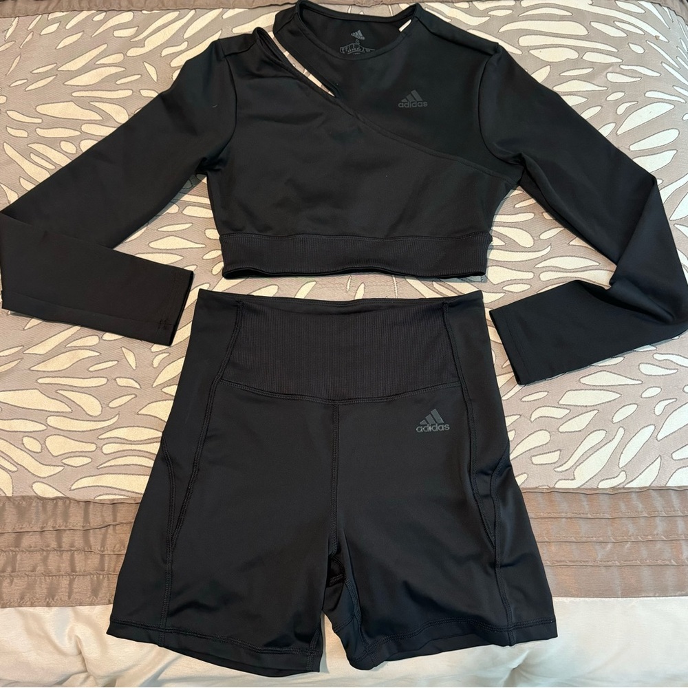 Black Adidas athletic top and bottom AS